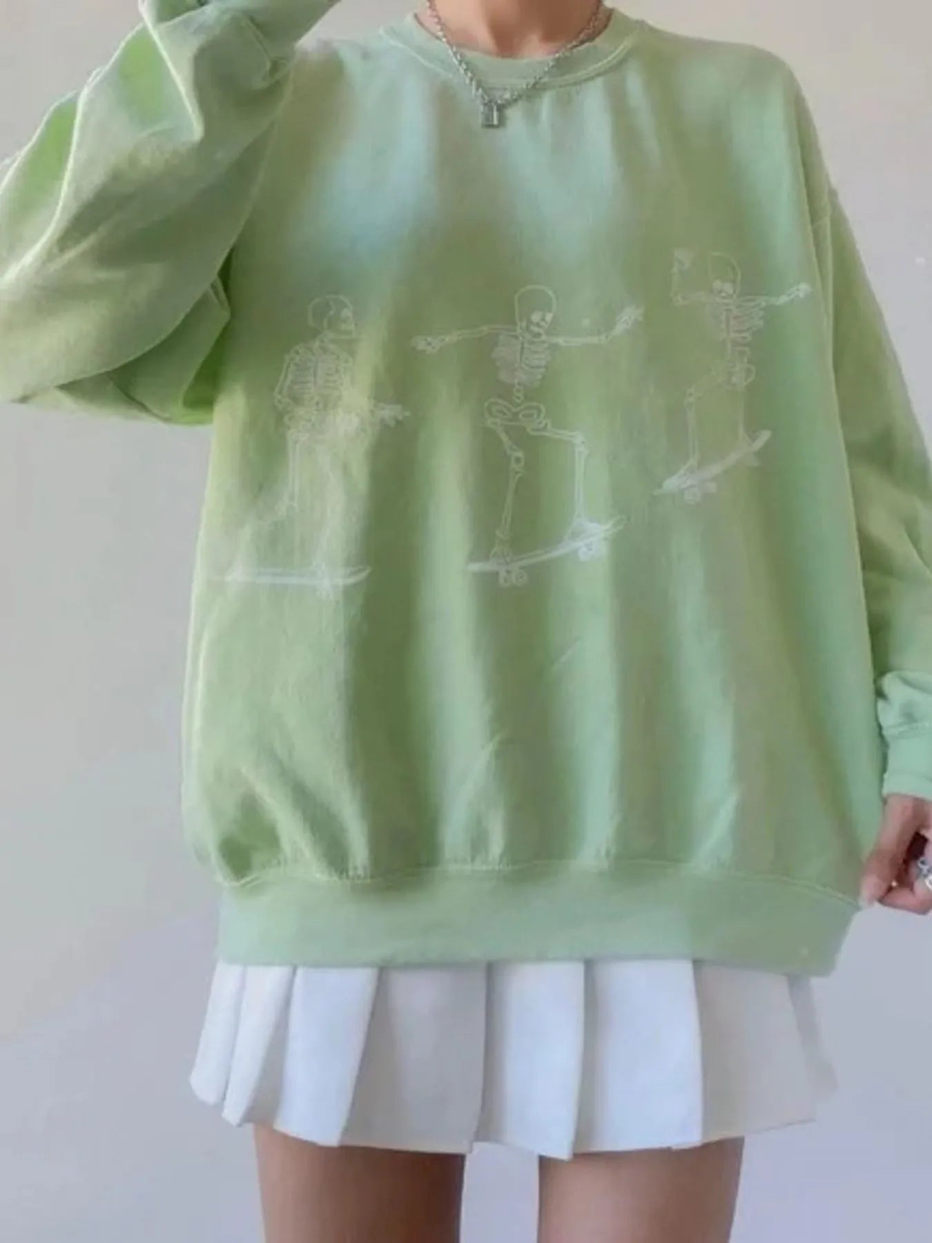 Skeleton Graphic Oversized Sweatshirt – Women’s Casual Streetwear Pullover